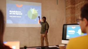 Publicidad digital en Vigo: Google Ads, Meta Ads o ambos para captar clientes